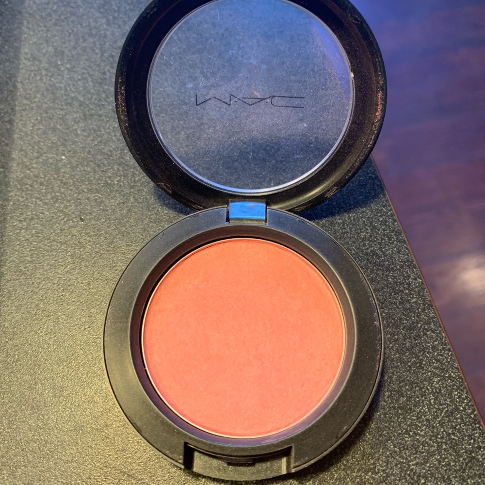 MAC blush Love Cloud